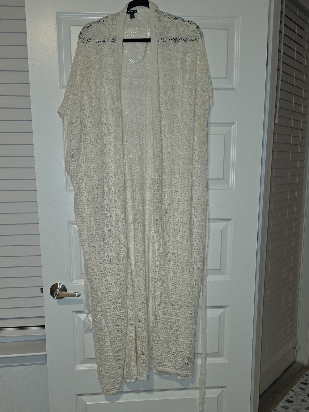 Torrid 3/4 Cream Crochet Open-Knit Longline Cardigan